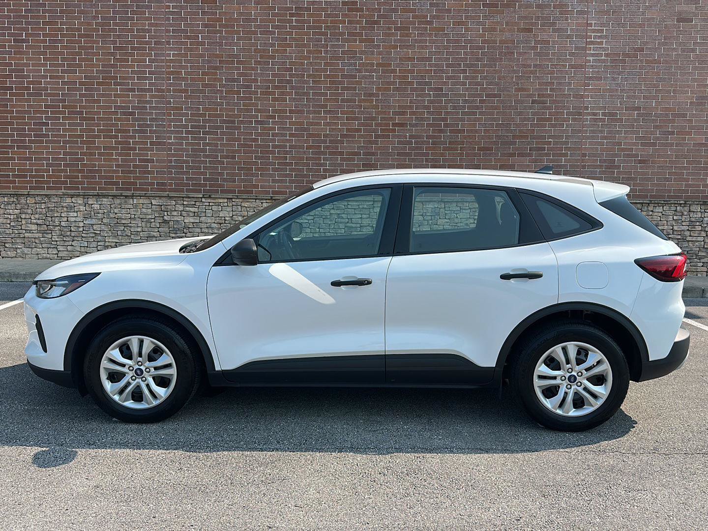 Certified 2023 Ford Escape FWD image 2
