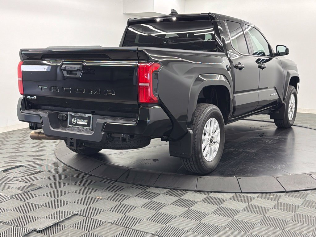 Used 2026 Toyota Tacoma SR5 AWD/4WD image 8