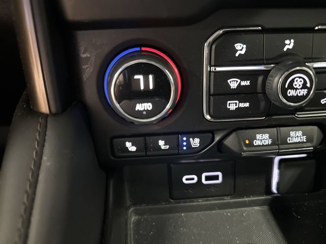 Used 2024 Chevrolet Tahoe High Country AWD/4WD image 33