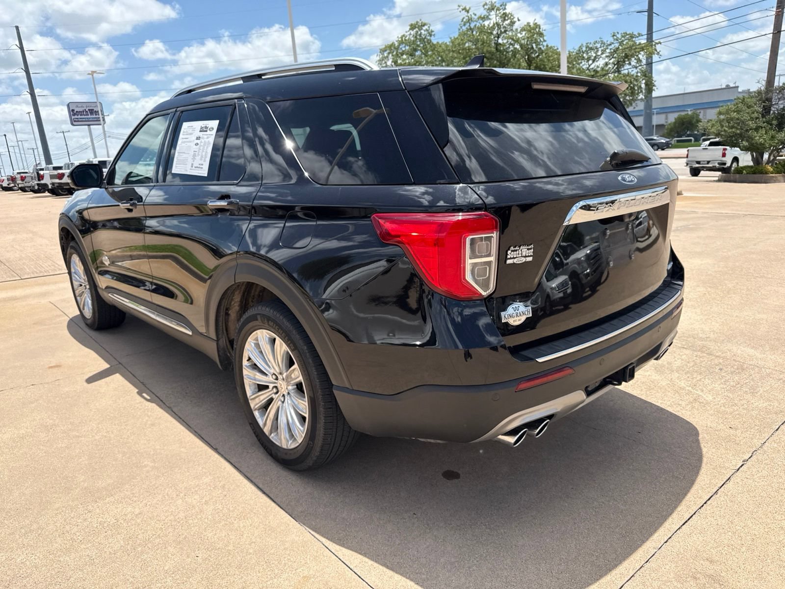 Certified 2023 Ford Explorer King Ranch w/ Technology Package AWD/4WD image 5