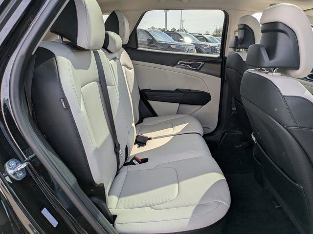 Used 2025 Kia Sportage EX w/ Premium Package FWD image 32