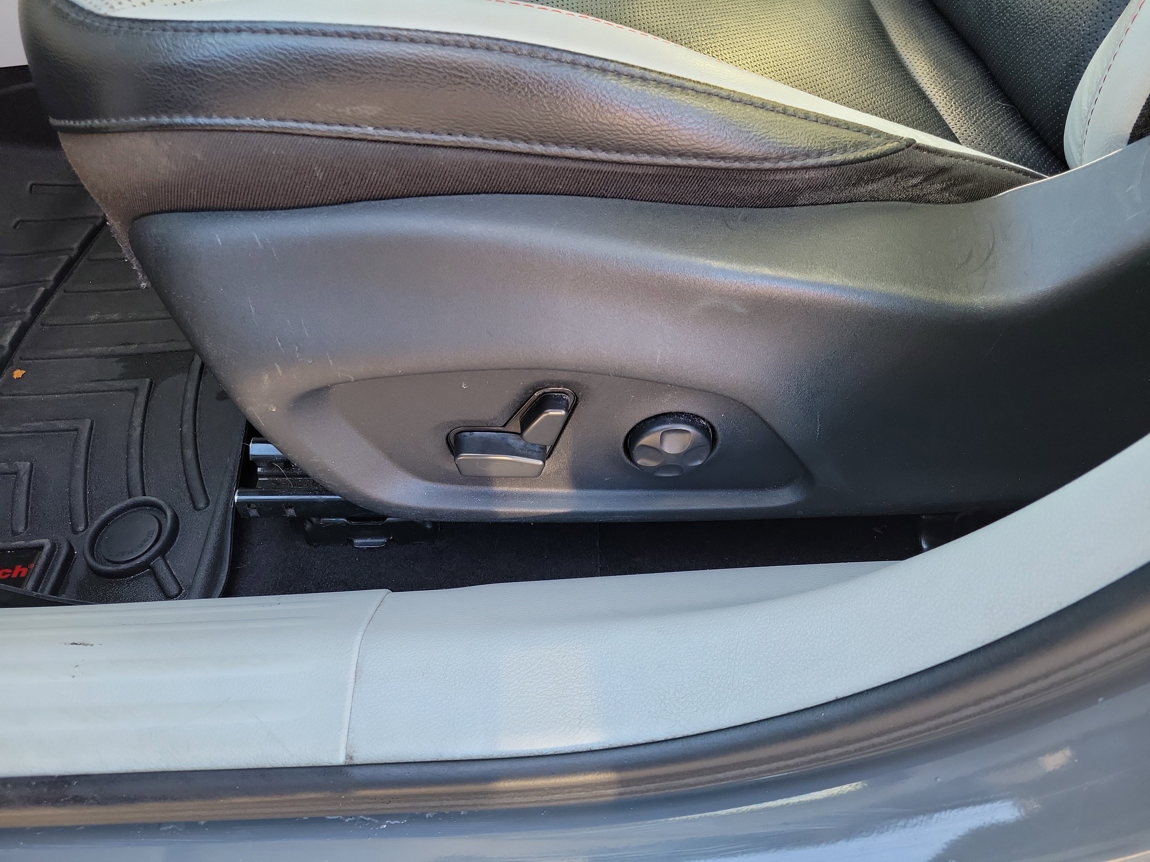 Used 2021 Jeep Compass Limited w/ Sun and Sound Group image 9