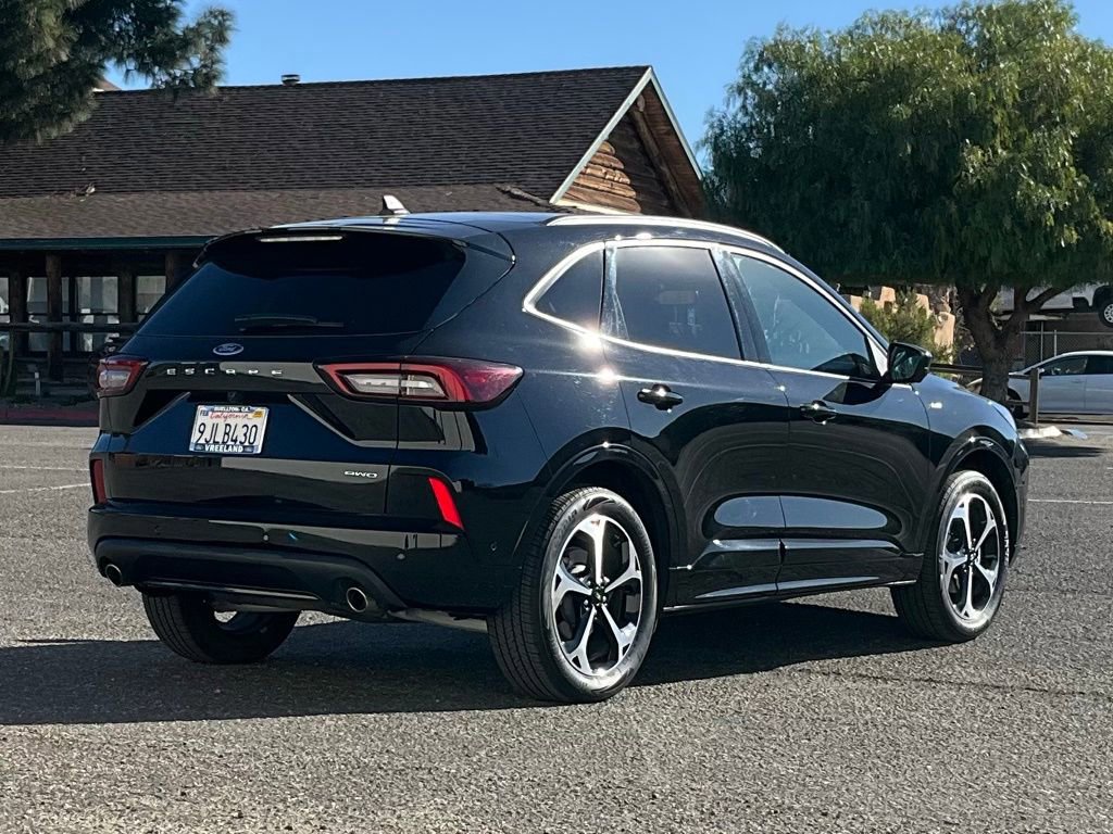 Certified 2024 Ford Escape ST-Line Elite w/ Premium Technology Package image 13