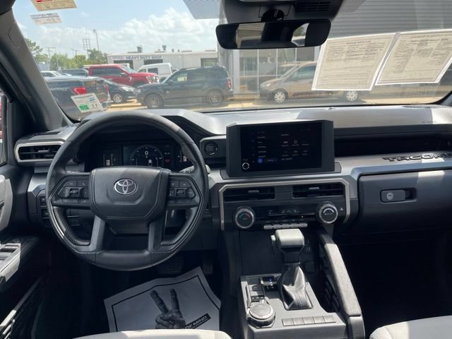 Used 2025 Toyota Tacoma SR5 AWD/4WD image 23