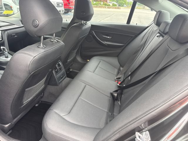 Used 2018 BMW 320i xDrive Sedan AWD/4WD image 13
