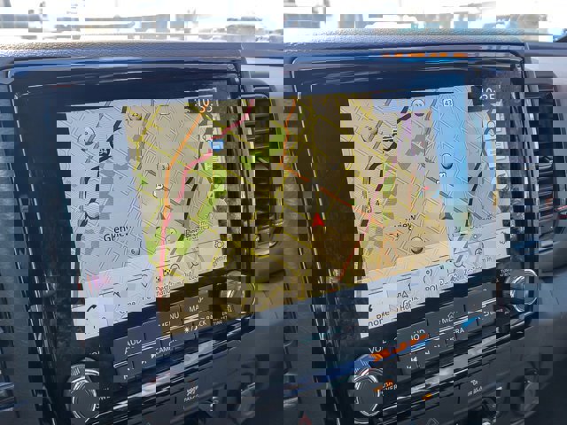 Used 2022 Nissan Frontier PRO-4X w/ Technology Package image 13