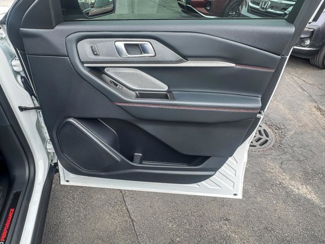 Certified 2025 Ford Explorer ST AWD/4WD image 33