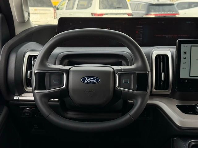 Certified 2025 Ford Expedition Active image 7