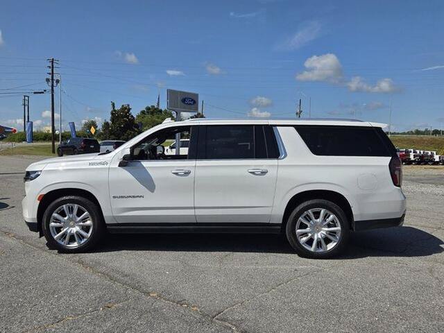 Used 2024 Chevrolet Suburban High Country w/ Premium Package RWD image 4