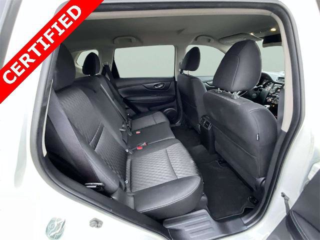 Used 2020 Nissan Rogue SV image 11