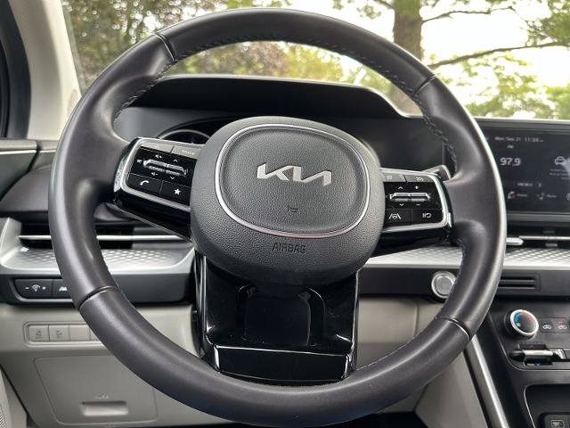 Used 2024 Kia Carnival LX FWD image 11
