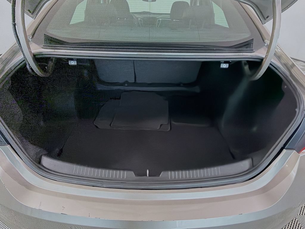Used 2024 Chevrolet Malibu LT FWD image 31