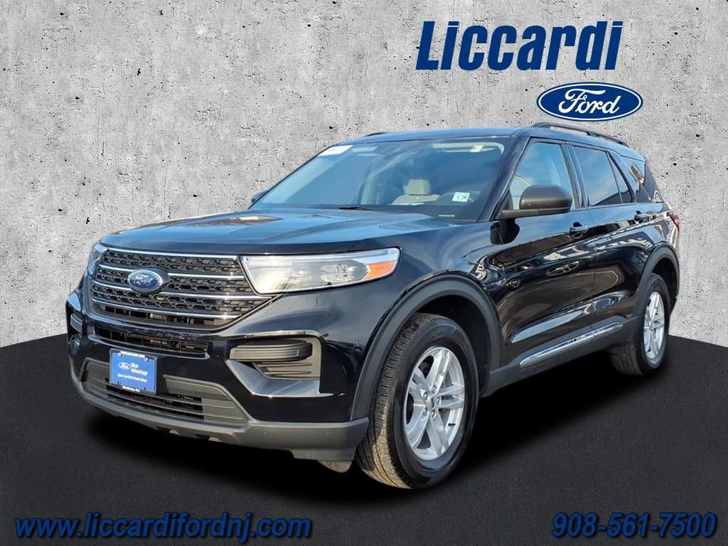 Certified 2022 Ford Explorer XLT w/ Class IV Trailer Tow Package image 3