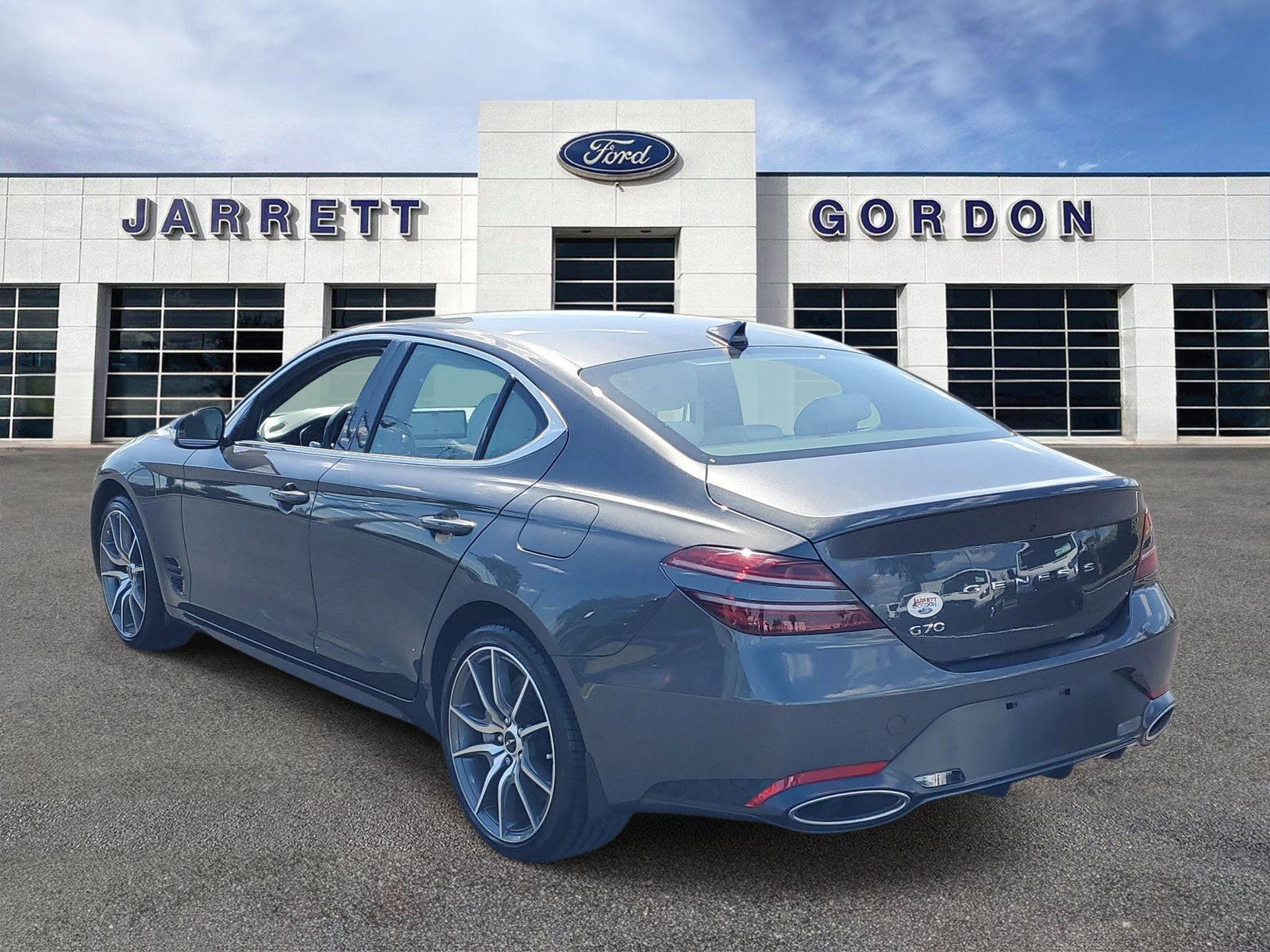 Used 2025 Genesis G70 2.5T RWD image 2