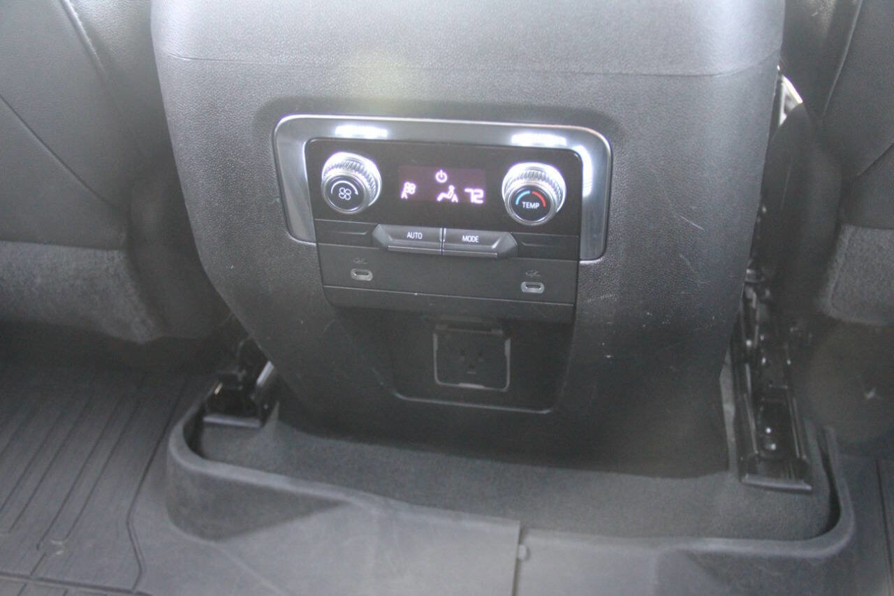Used 2023 GMC Yukon XL SLT image 18