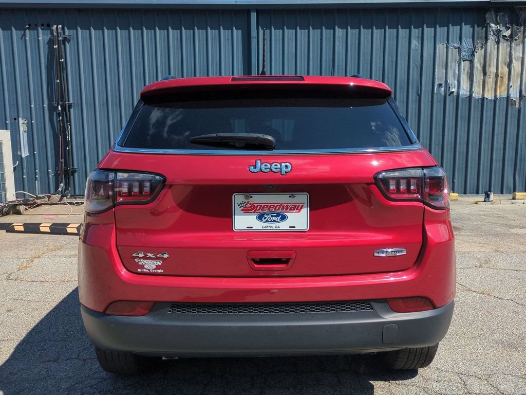 Used 2025 Jeep Compass Latitude AWD/4WD image 8
