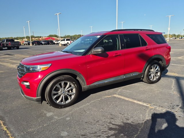 Certified 2022 Ford Explorer XLT w/ Equipment Group 202A RWD image 8