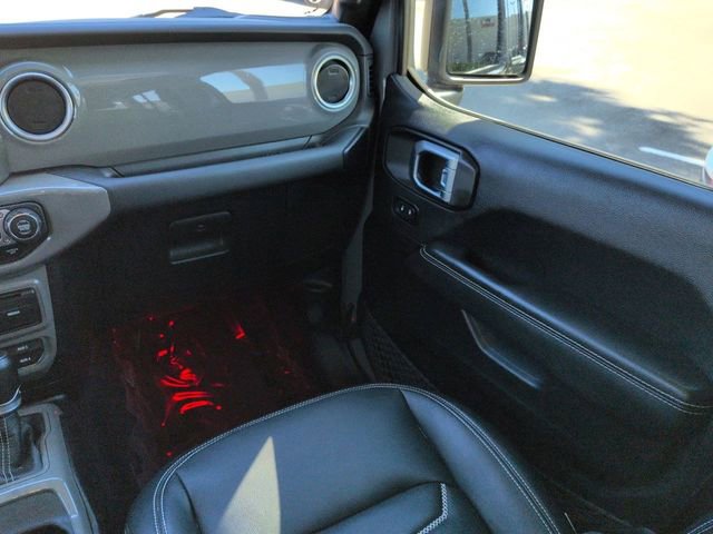 Used 2022 Jeep Wrangler Unlimited Sahara w/ Cold Weather Group AWD/4WD image 17