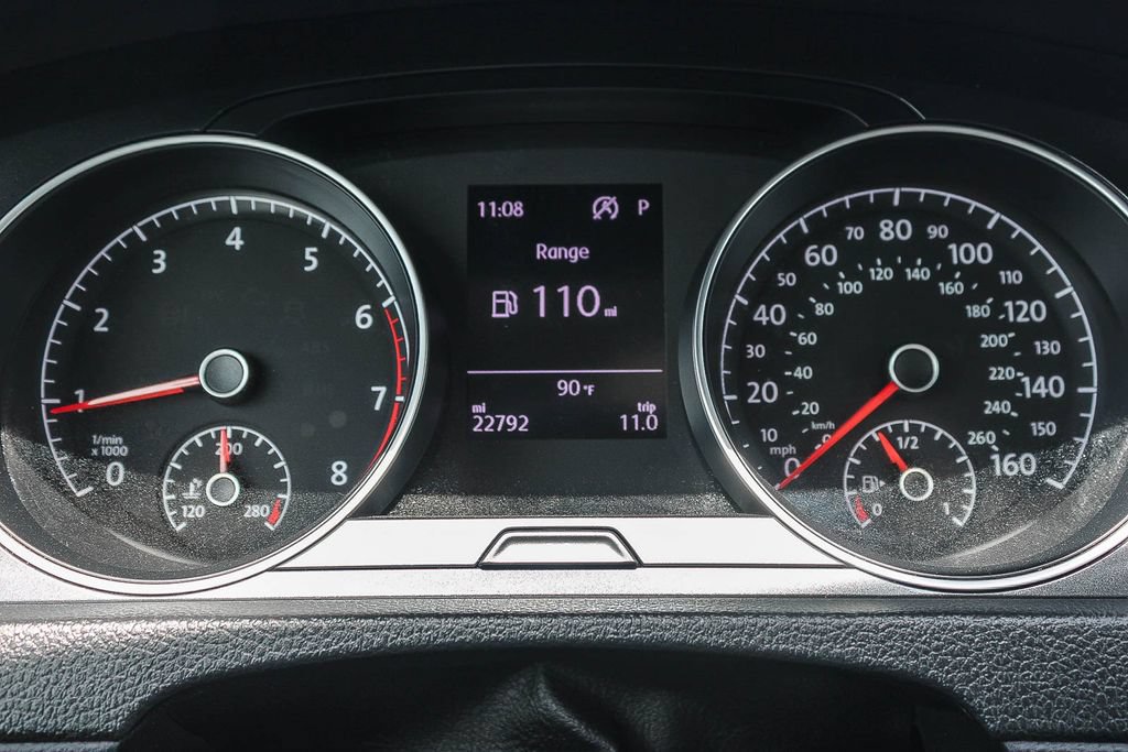 Used 2020 Volkswagen Golf 4-Door FWD image 24
