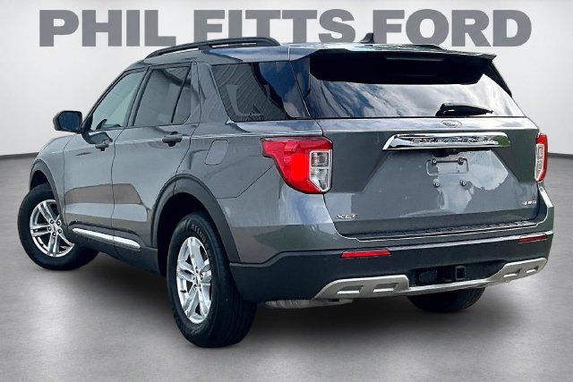 Certified 2023 Ford Explorer XLT w/ Equipment Group 202A AWD/4WD image 4