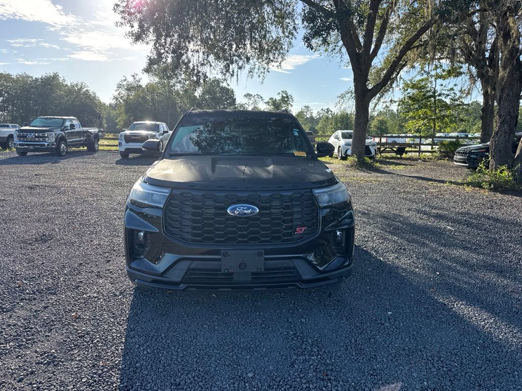 Certified 2025 Ford Explorer ST AWD/4WD image 9