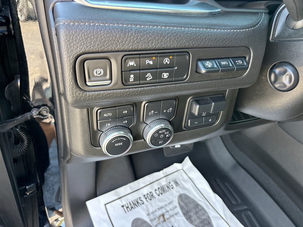 Used 2024 GMC Yukon Denali AWD/4WD image 30