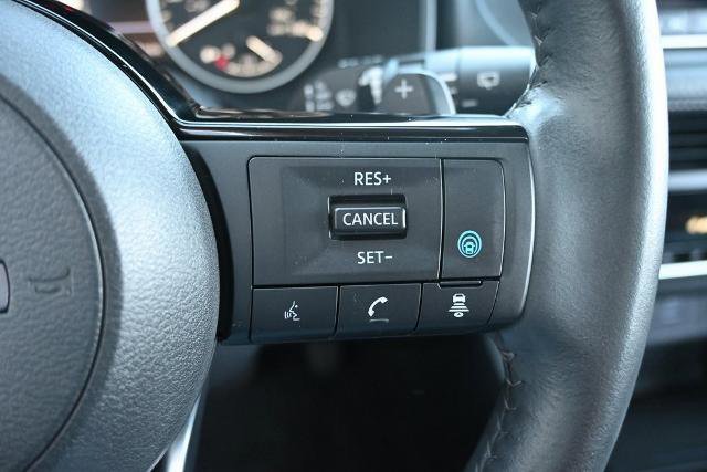 Used 2023 Nissan Rogue SV image 32