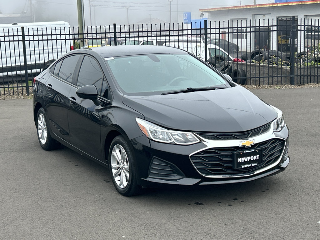Used 2019 Chevrolet Cruze LS w/ LS Convenience Package FWD image 1