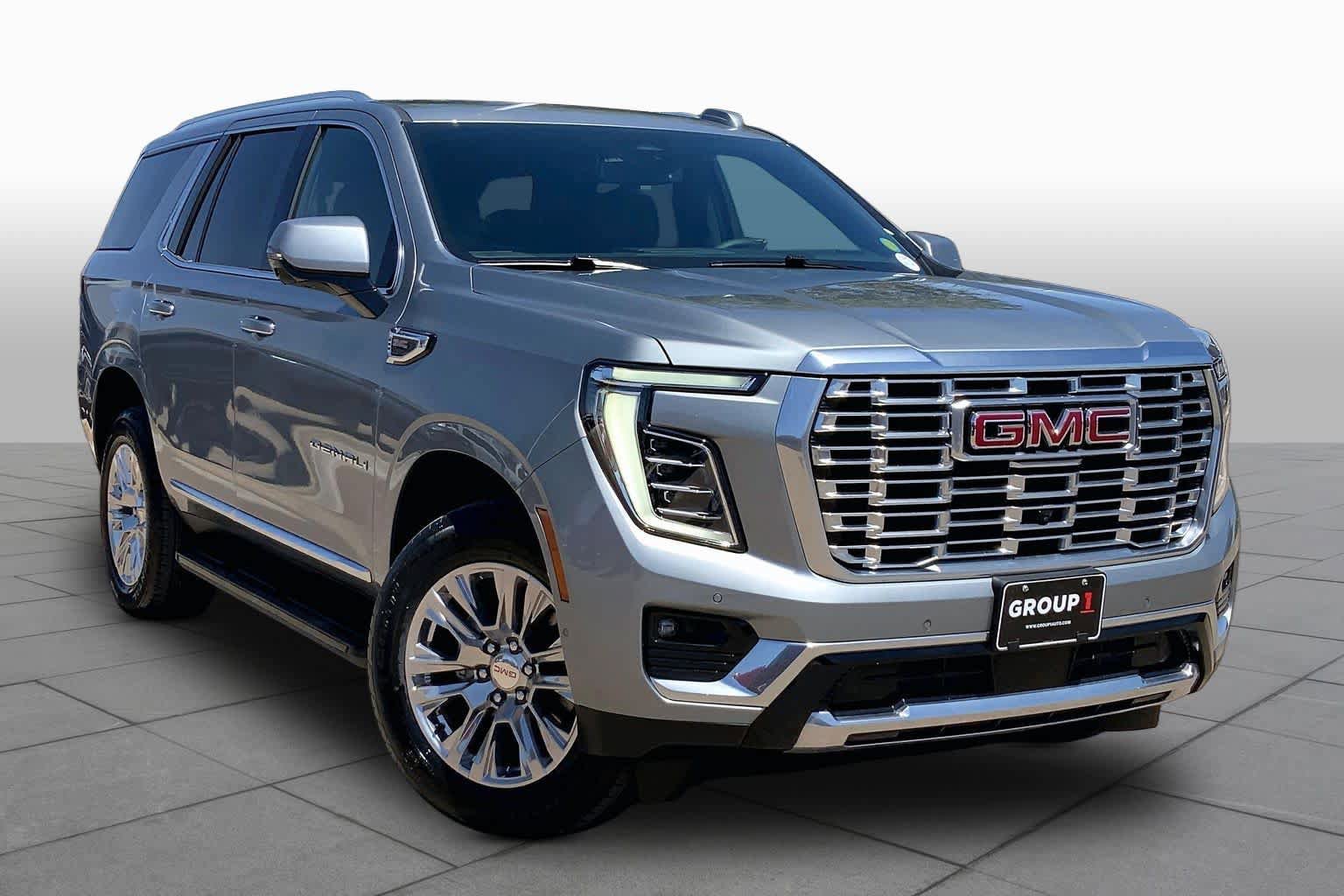 Used 2025 GMC Yukon Denali AWD/4WD image 3