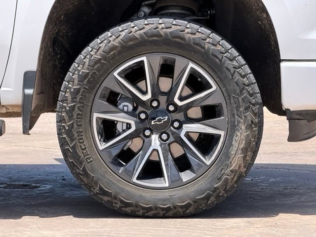 Used 2023 Chevrolet Silverado 1500 LTZ w/ Z71 Off-Road Package AWD/4WD image 9