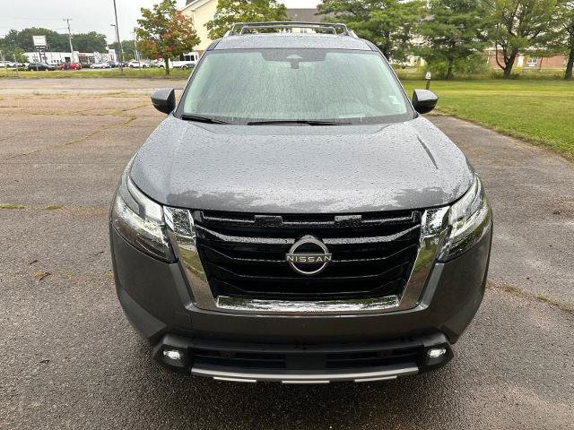 Used 2025 Nissan Pathfinder Platinum w/ Cargo Package AWD/4WD image 11