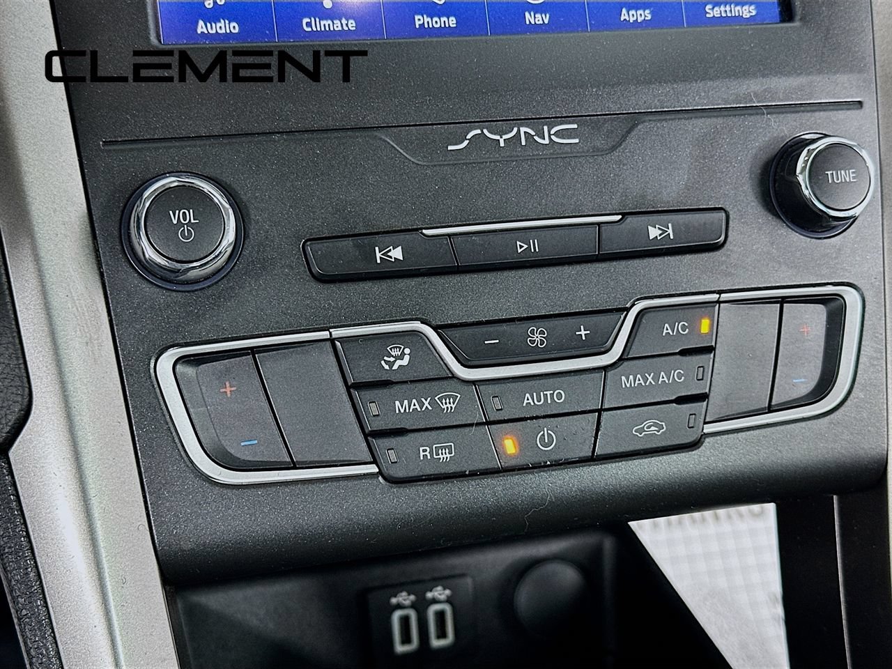 Certified 2020 Ford Fusion SE FWD image 22