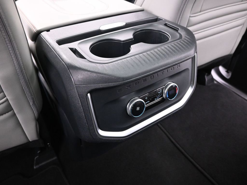 Certified 2025 Ford Expedition Active AWD/4WD image 48