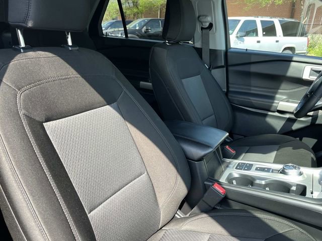Certified 2024 Ford Explorer XLT RWD image 32