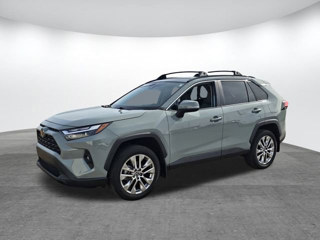 Used 2023 Toyota RAV4 XLE Premium image 7