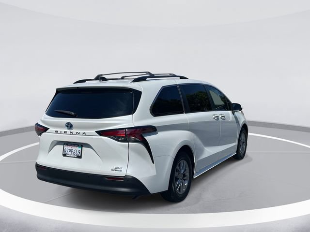 Used 2022 Toyota Sienna XLE w/ XLE Plus Package FWD image 5