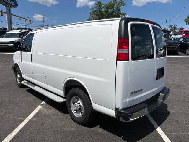 Used 2025 Chevrolet Express 2500 w/ Driver Convenience Package RWD image 5