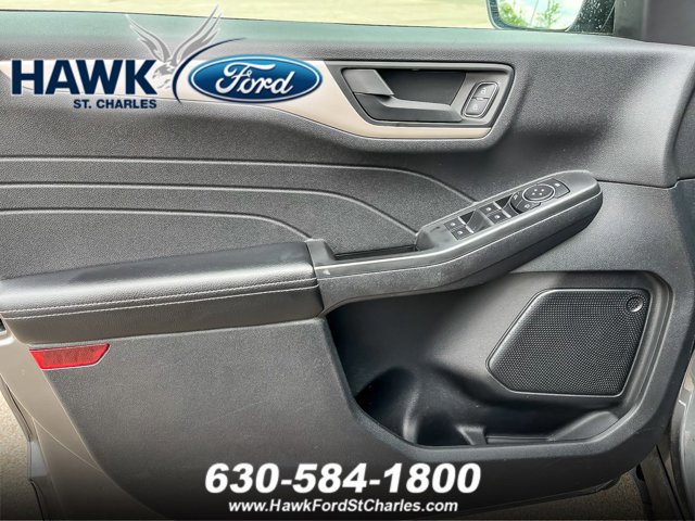 Certified 2022 Ford Escape SE w/ SE Sport Appearance Package image 16