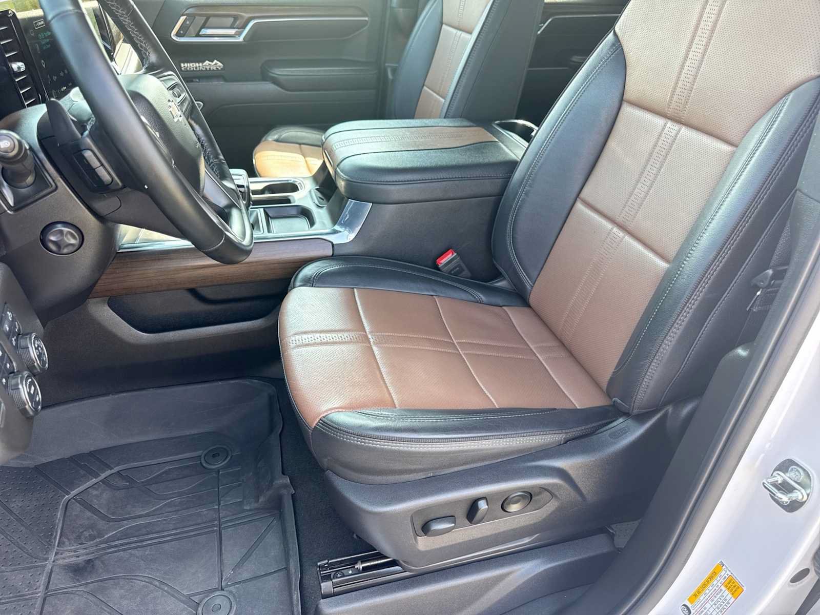 Used 2024 Chevrolet Silverado 1500 High Country w/ High Country Premium Package AWD/4WD image 16