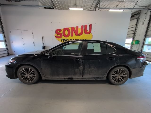 Used 2019 Toyota Camry SE FWD image 2
