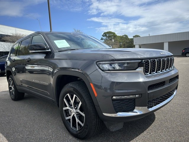 Used 2024 Jeep Grand Cherokee L Limited w/ Luxury Tech Group II image 2