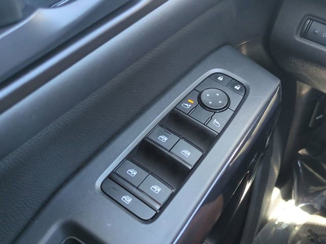 Used 2024 Nissan Pathfinder SV w/ Black Appearance Package image 23