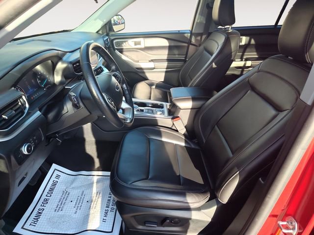 Certified 2022 Ford Explorer XLT w/ Equipment Group 202A AWD/4WD image 9