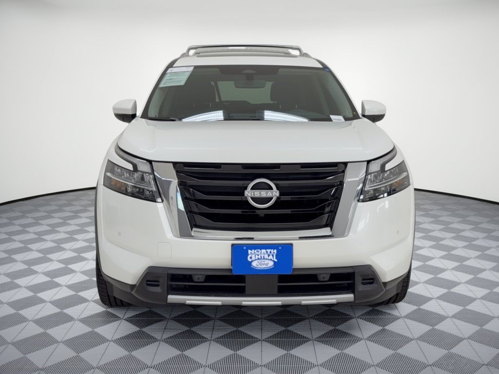 Used 2024 Nissan Pathfinder SL w/ SL Premium Package FWD image 6