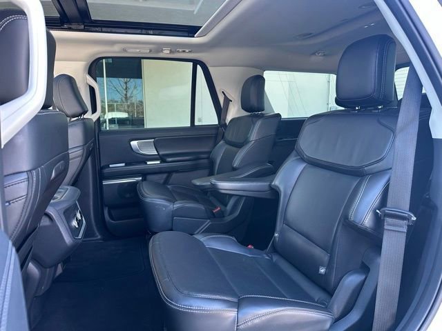 Certified 2025 Ford Expedition Platinum image 16