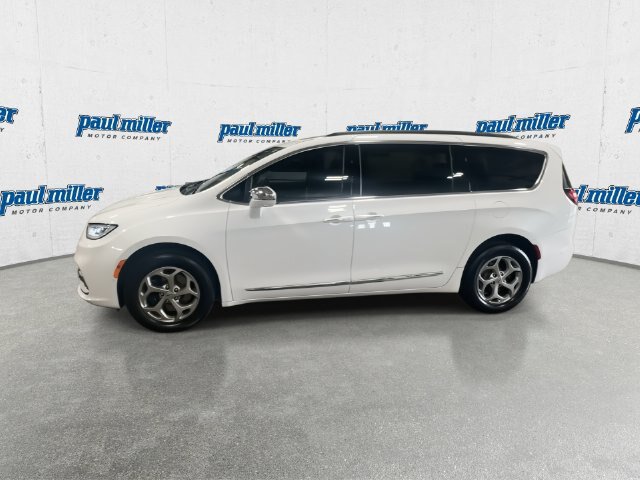 Used 2022 Chrysler Pacifica Limited AWD/4WD image 6