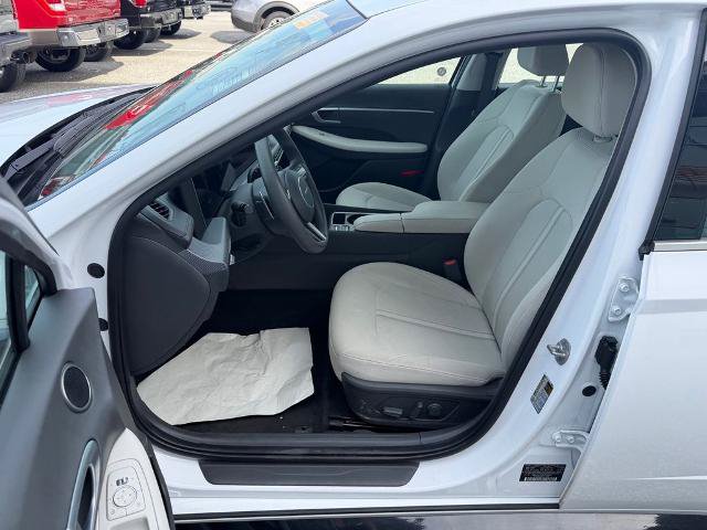 Used 2025 Hyundai Sonata SEL FWD image 11