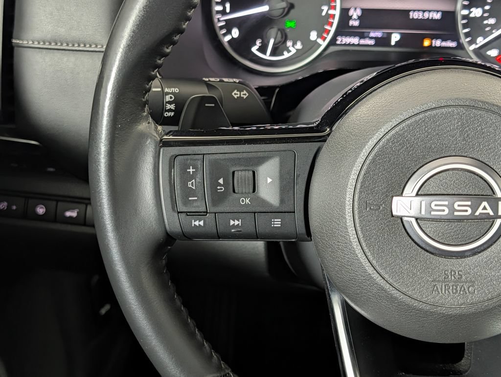 Used 2022 Nissan Pathfinder SV w/ SV Premium Package AWD/4WD image 19
