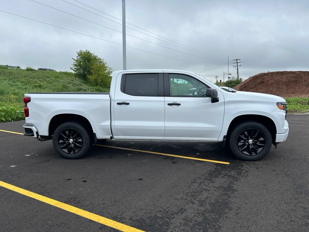 Used 2024 Chevrolet Silverado 1500 Custom AWD/4WD image 5