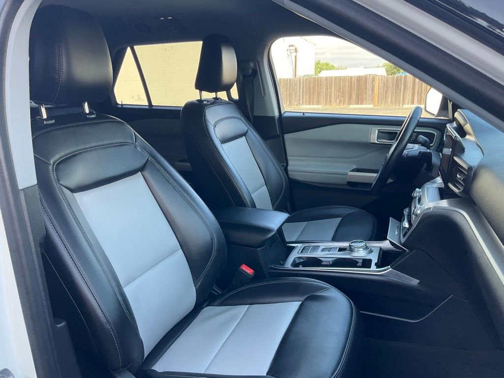 Certified 2022 Ford Explorer XLT w/ Equipment Group 202A image 68